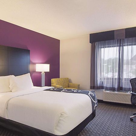 La Quinta By Wyndham Cleveland - Airport North Hotel Exterior foto