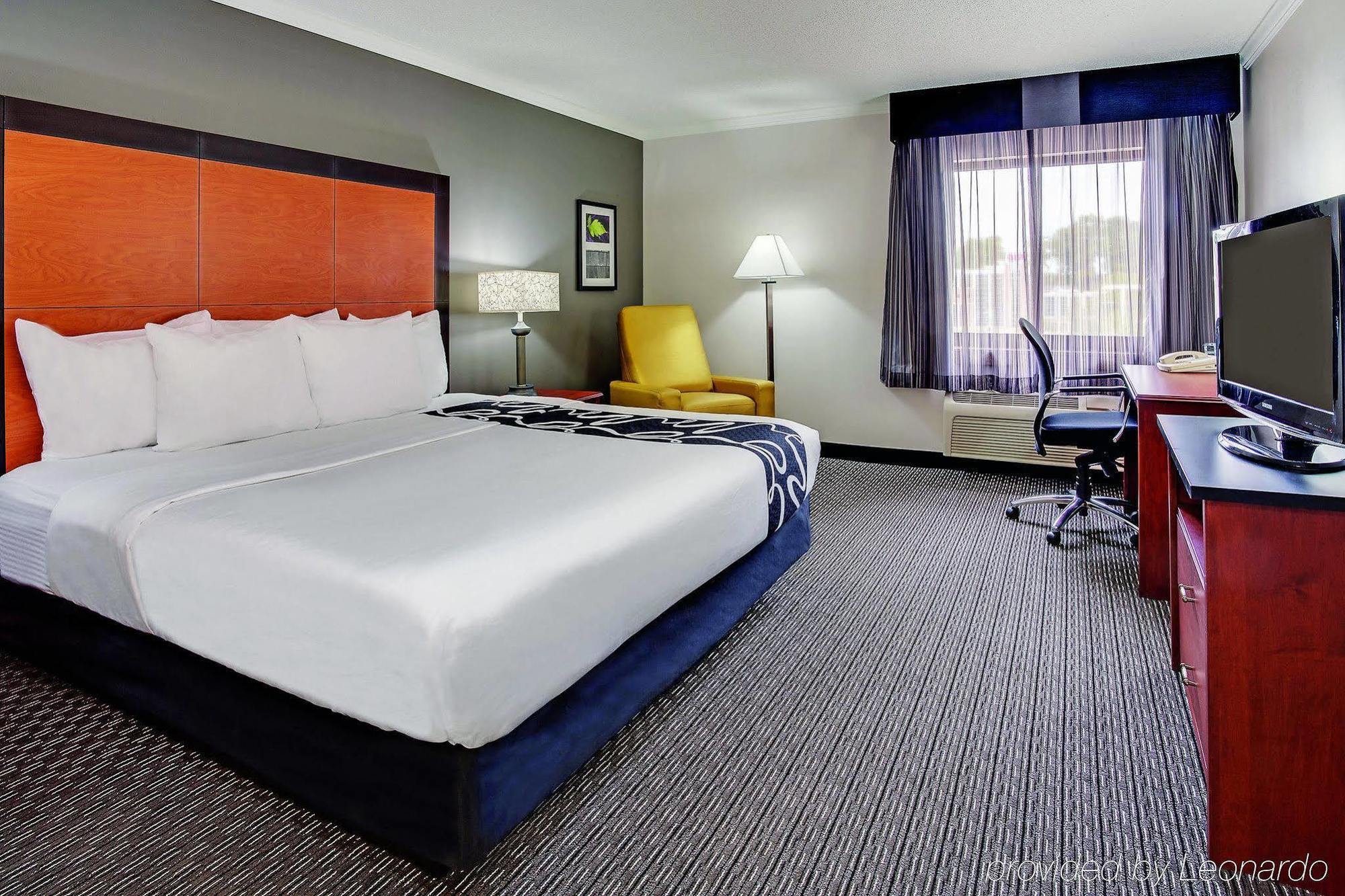 La Quinta By Wyndham Cleveland - Airport North Hotel Exterior foto